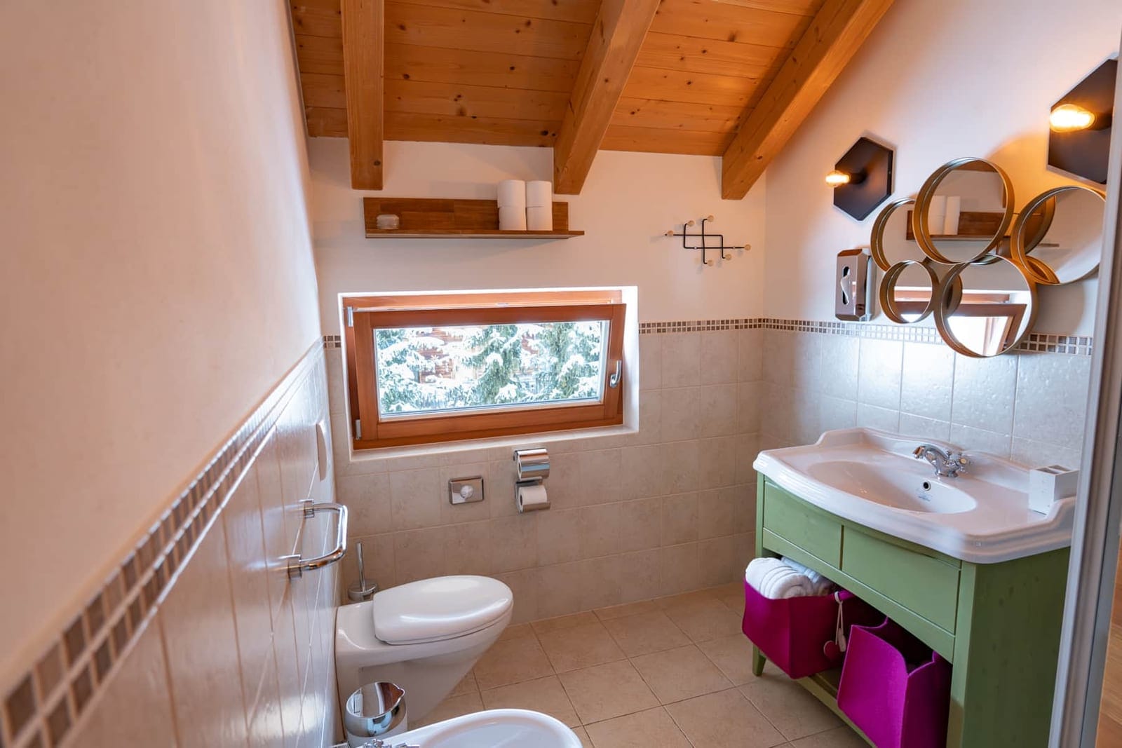 Boschel: bagno con finestra.