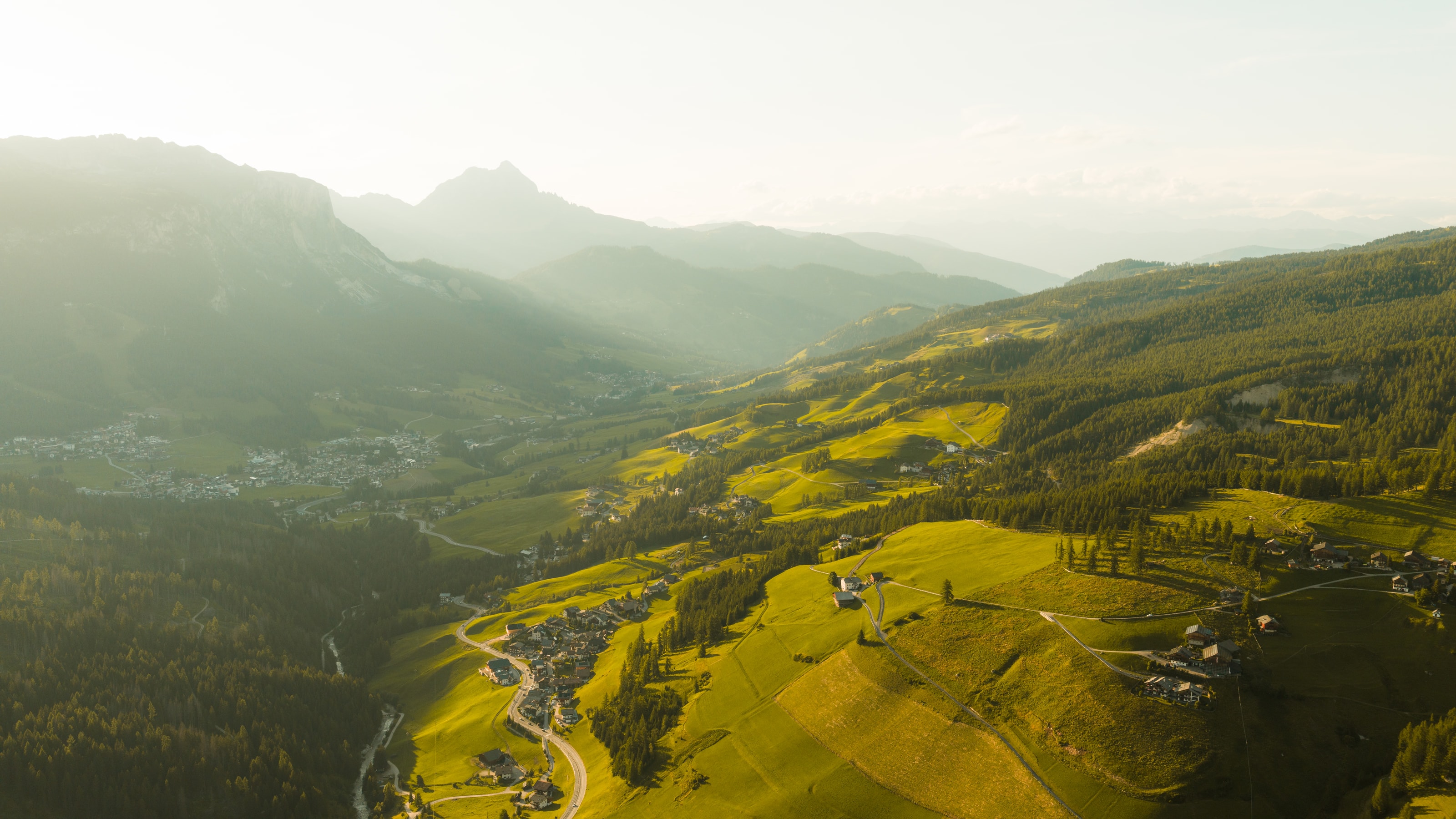 Tal von St. Kassian im goldenen Licht, Alta Badia.